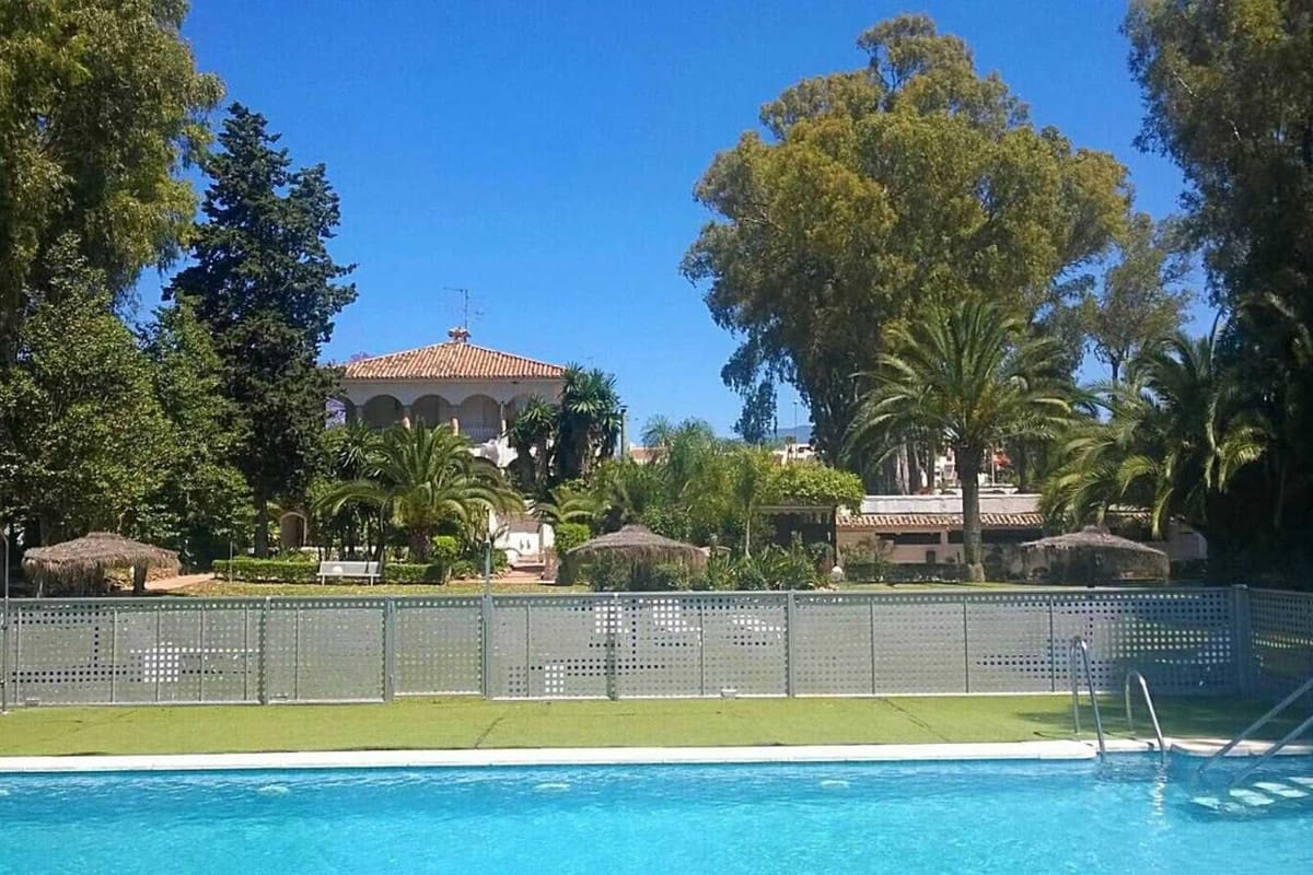 2 quarto Apartamento para venda em Puerto Banus com piscina - 475 000 € (Ref: 10001823)