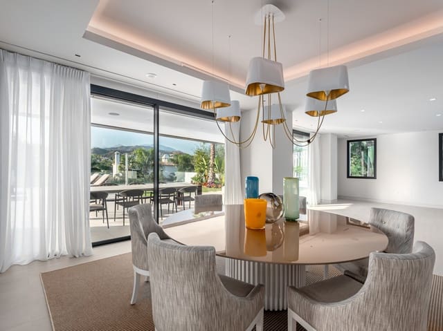 5 soveværelse Villa til salg i Nueva Andalucia, Marbella med swimmingpool garage - € 3.500.000 (Ref: 10001824)