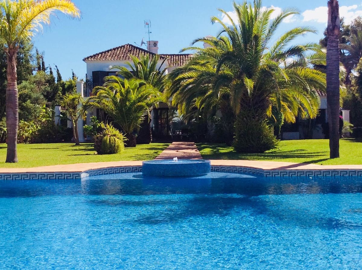 6 Zimmer Villa zu verkaufen in Guadalmina mit Pool Garage - 4.900.000 € (Ref: 10001826)