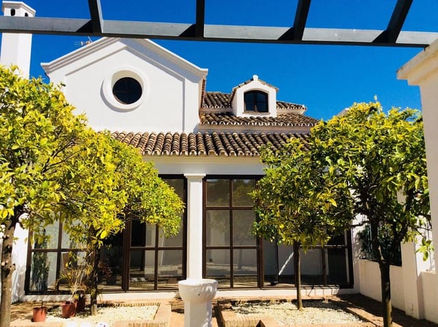 6 Zimmer Villa zu verkaufen in Guadalmina Baja, Marbella mit Pool Garage - 4.900.000 € (Ref: 10001826)