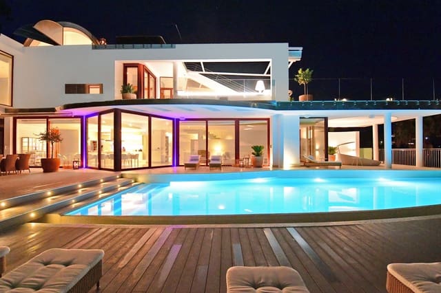 7 soverom Villa til salgs i Nueva Andalucia, Marbella med svømmebasseng garasje - € 4 400 000 (Ref: 10001827)