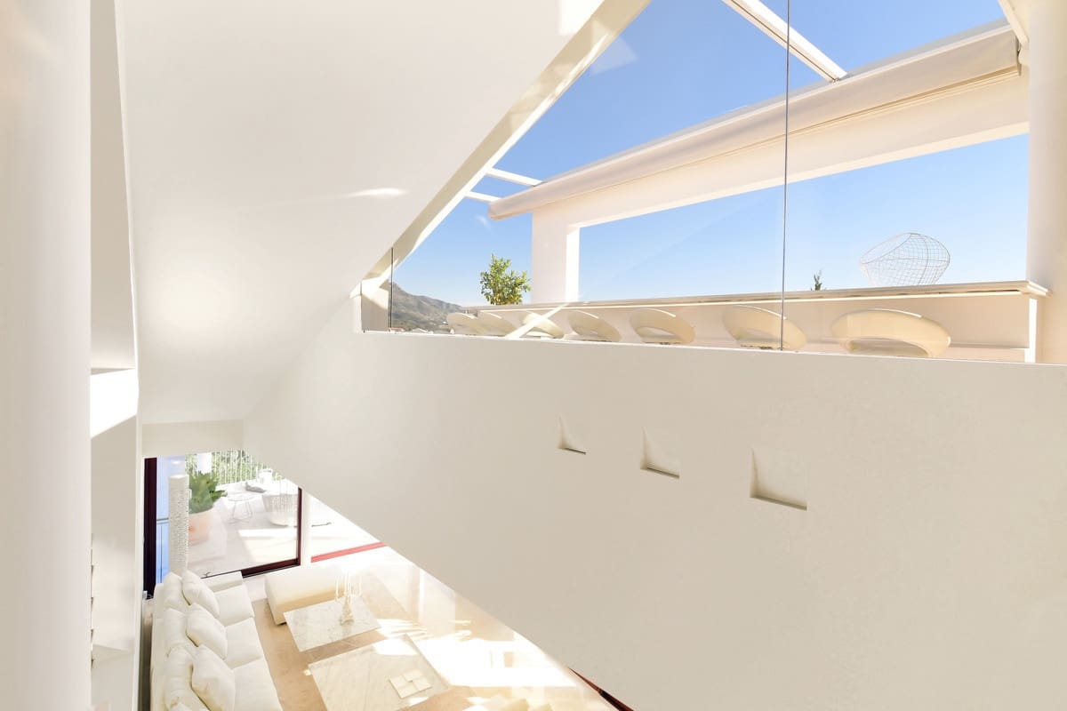 7 soverom Villa til salgs i Nueva Andalucia med svømmebasseng garasje - € 4 400 000 (Ref: 10001827)
