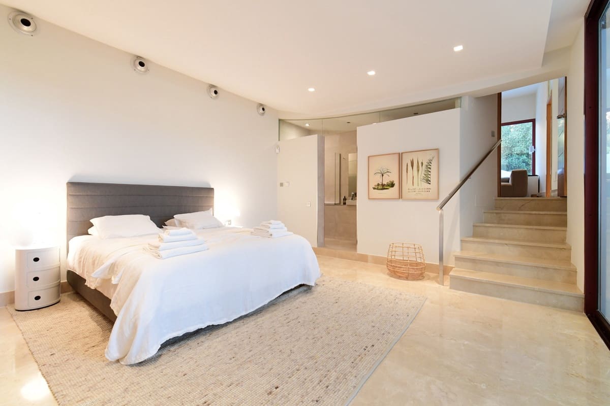 7 soverom Villa til salgs i Nueva Andalucia med svømmebasseng garasje - € 4 400 000 (Ref: 10001827)