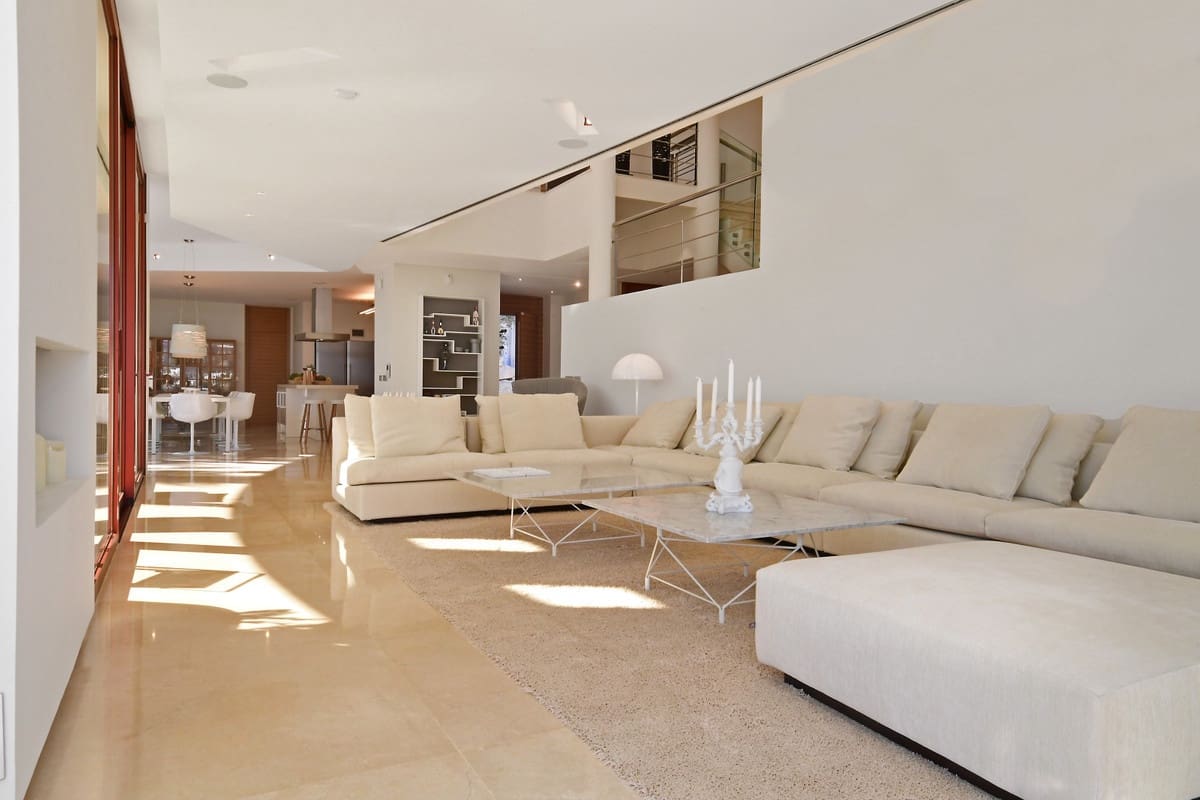 7 soverom Villa til salgs i Nueva Andalucia med svømmebasseng garasje - € 4 400 000 (Ref: 10001827)