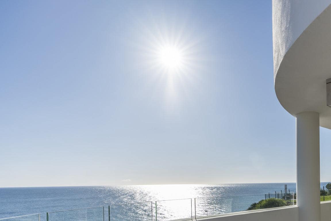 Apartamento de 3 habitaciones en Mijas Costa en venta con piscina garaje - 895.000 € (Ref: 10001832)