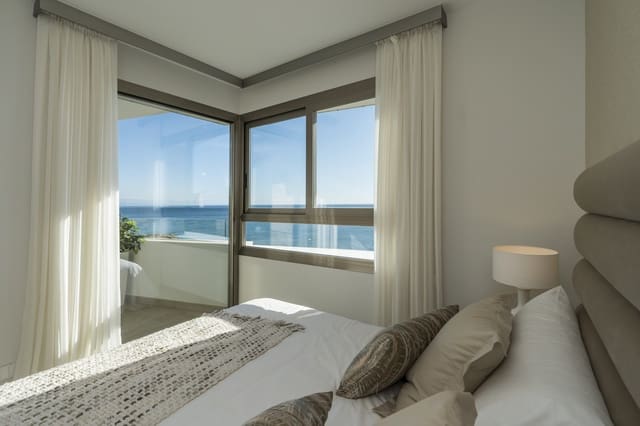 Apartamento de 3 habitaciones en Mijas Costa, Mijas en venta con piscina garaje - 895.000 € (Ref: 10001832)