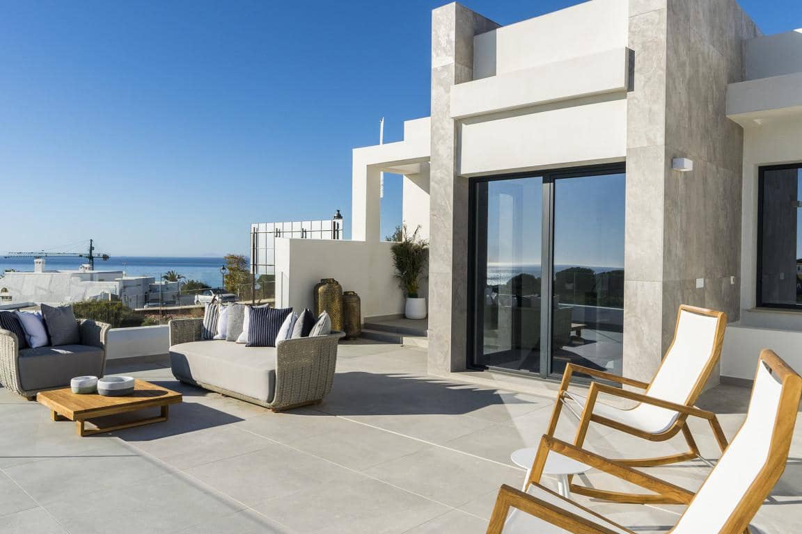 3 bedroom Villa for sale in Marbella with pool garage - € 980,000 (Ref: 10001833)