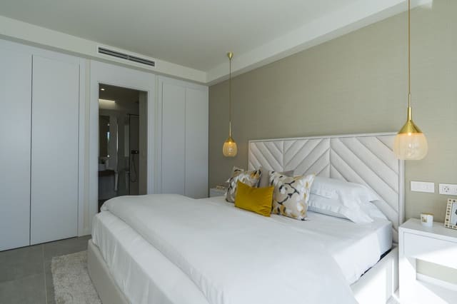 3 sypialnia Willa na sprzedaż w Marbella z basenem garażem - 980 000 € (Ref: 10001833)