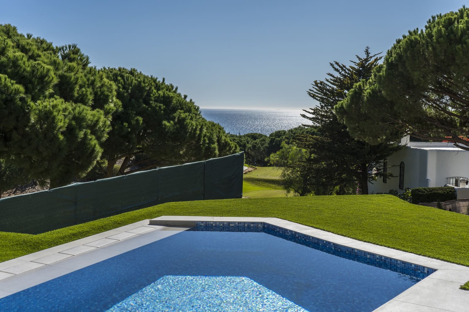 3 bedroom Villa for sale in Marbella with pool garage - € 980,000 (Ref: 10001833)