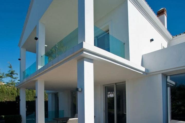 4 sypialnia Willa na sprzedaż w Marbella z basenem garażem - 1 995 000 € (Ref: 10001841)