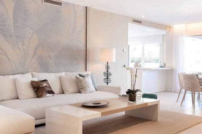 3 sypialnia Apartament na sprzedaż w Marbella z basenem garażem - 2 450 000 € (Ref: 10001842)