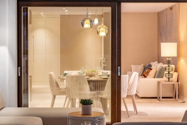 3 sypialnia Apartament na sprzedaż w Marbella z basenem garażem - 2 450 000 € (Ref: 10001842)