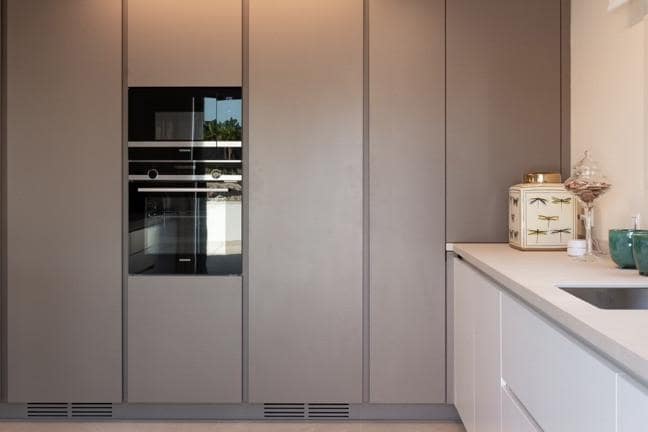 Apartamento de 2 habitaciones en Marbella en venta con piscina garaje - 1.150.000 € (Ref: 10001844)