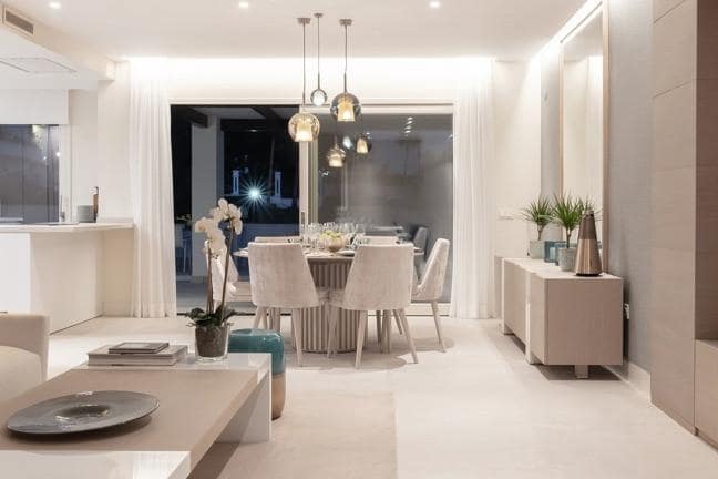 Apartamento de 2 habitaciones en Marbella en venta con piscina garaje - 1.150.000 € (Ref: 10001844)