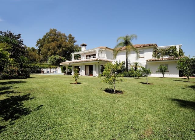 5 bedroom Villa for sale in Estepona with pool garage - € 2,250,000 (Ref: 10001846)