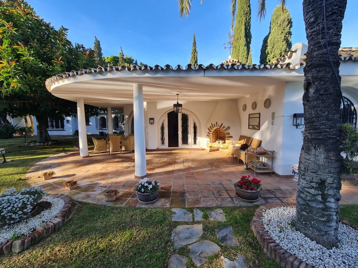 3 sovrum Villa till salu i Marbella med pool garage - 2 950 000 € (Ref: 10001847)