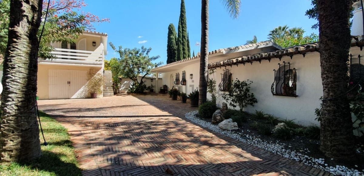 3 sovrum Villa till salu i Marbella med pool garage - 2 950 000 € (Ref: 10001847)