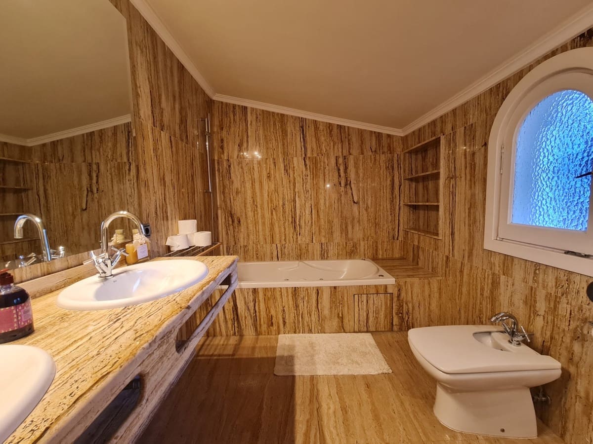 3 sovrum Villa till salu i Marbella med pool garage - 2 950 000 € (Ref: 10001847)