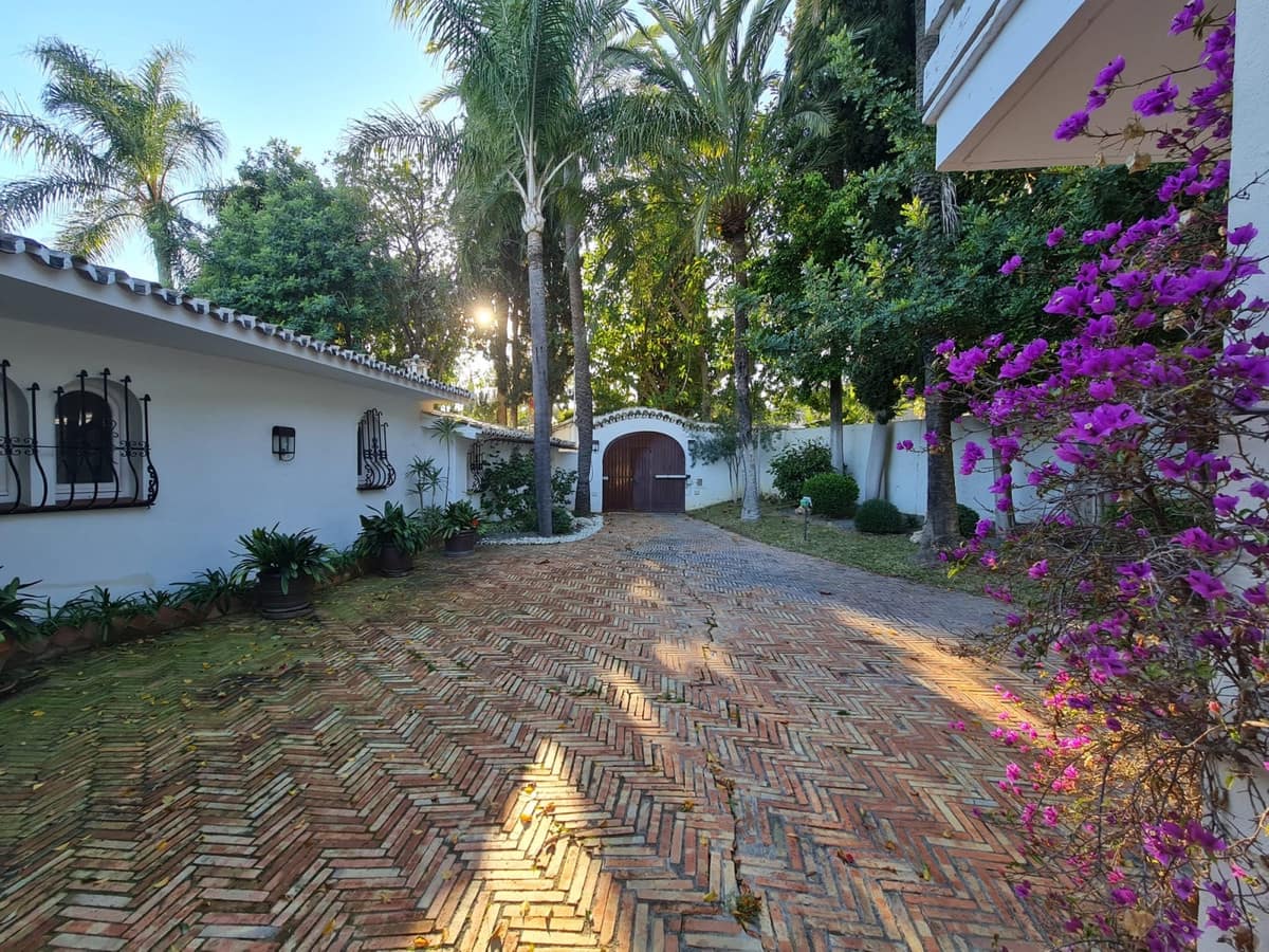 3 sovrum Villa till salu i Marbella med pool garage - 2 950 000 € (Ref: 10001847)