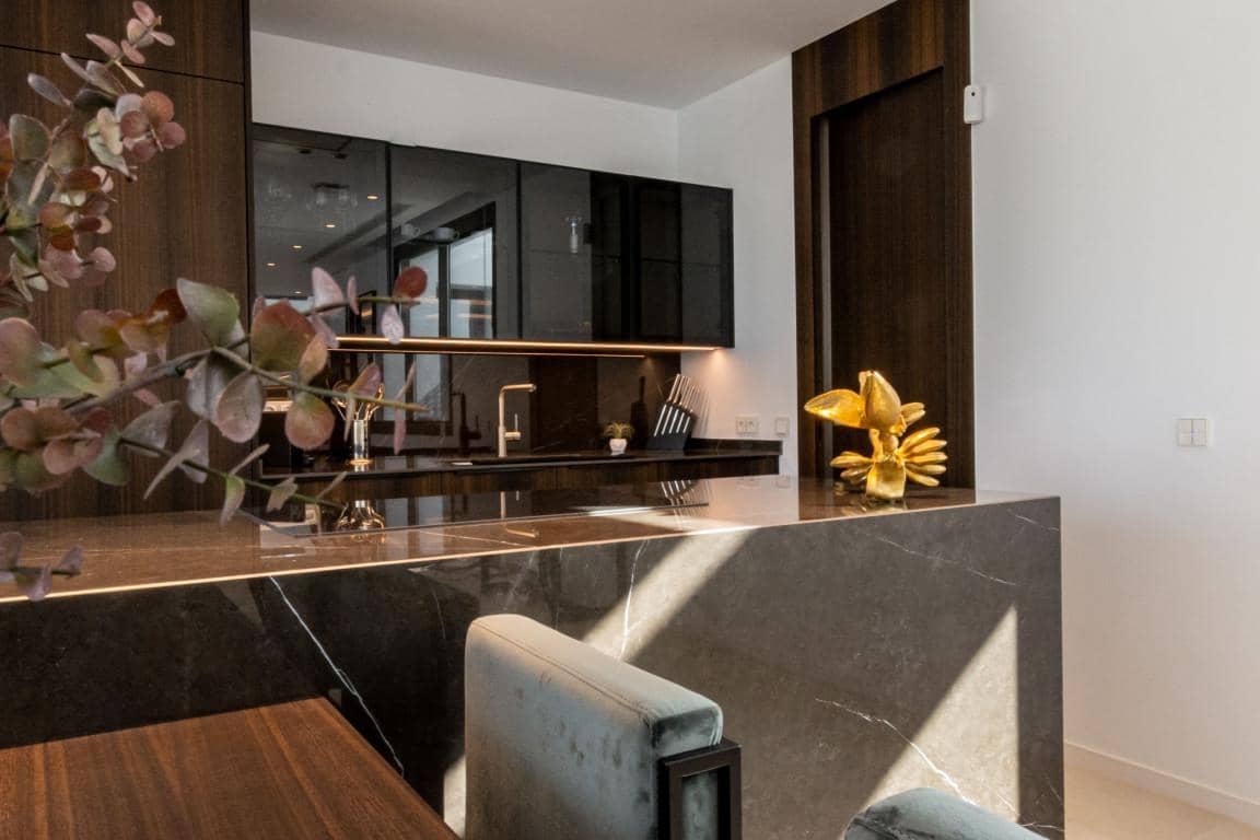 4 soverom Villa til salgs i Nueva Andalucia med svømmebasseng garasje - € 2 600 000 (Ref: 10001852)