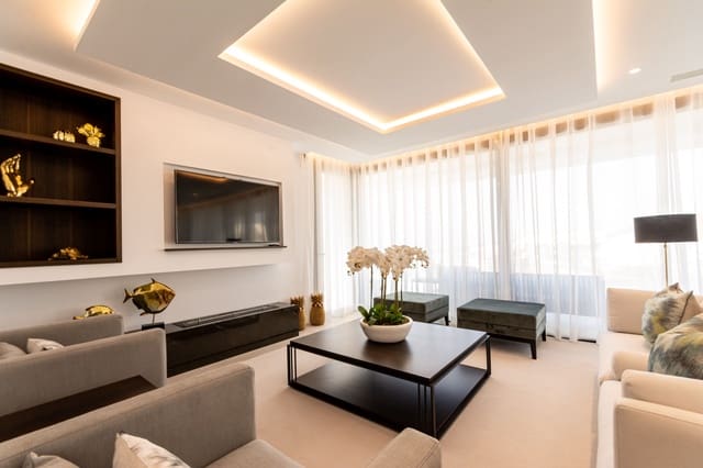 4 sypialnia Willa na sprzedaż w Nueva Andalucia, Marbella z basenem garażem - 2 600 000 € (Ref: 10001852)