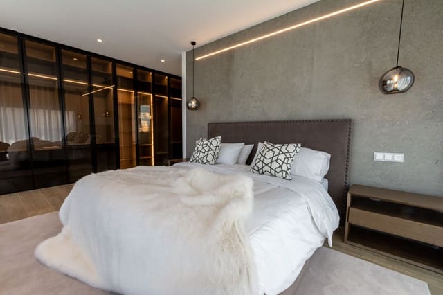 Chalet de 4 habitaciones en Marbella en venta con piscina garaje - 2.600.000 € (Ref: 10001853)