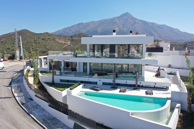 Chalet de 4 habitaciones en Marbella en venta con piscina garaje - 2.600.000 € (Ref: 10001853)