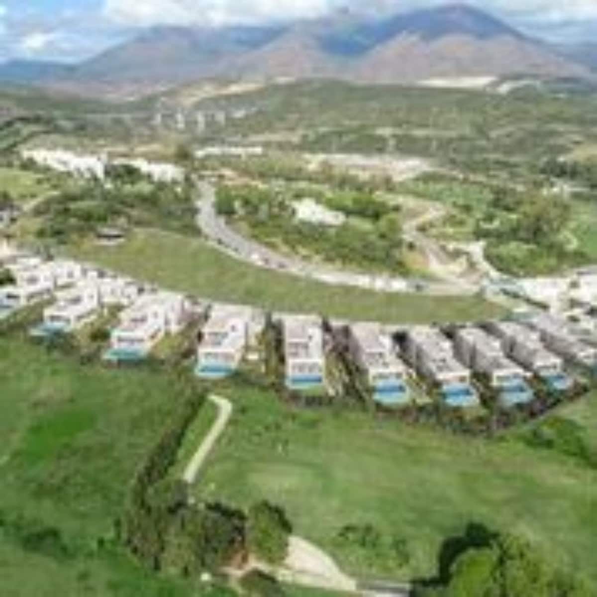 3 soverom Villa til salgs i Estepona med svømmebasseng garasje - € 1 100 000 (Ref: 10001863)