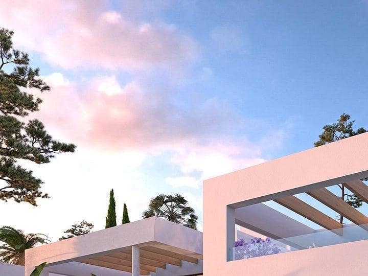 4 bedroom Villa for sale in Marbella with pool garage - € 1,600,000 (Ref: 10001871)