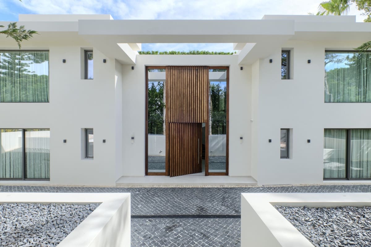 9 sypialnia Willa na sprzedaż w Nueva Andalucia z basenem garażem - 11 800 000 € (Ref: 10001873)