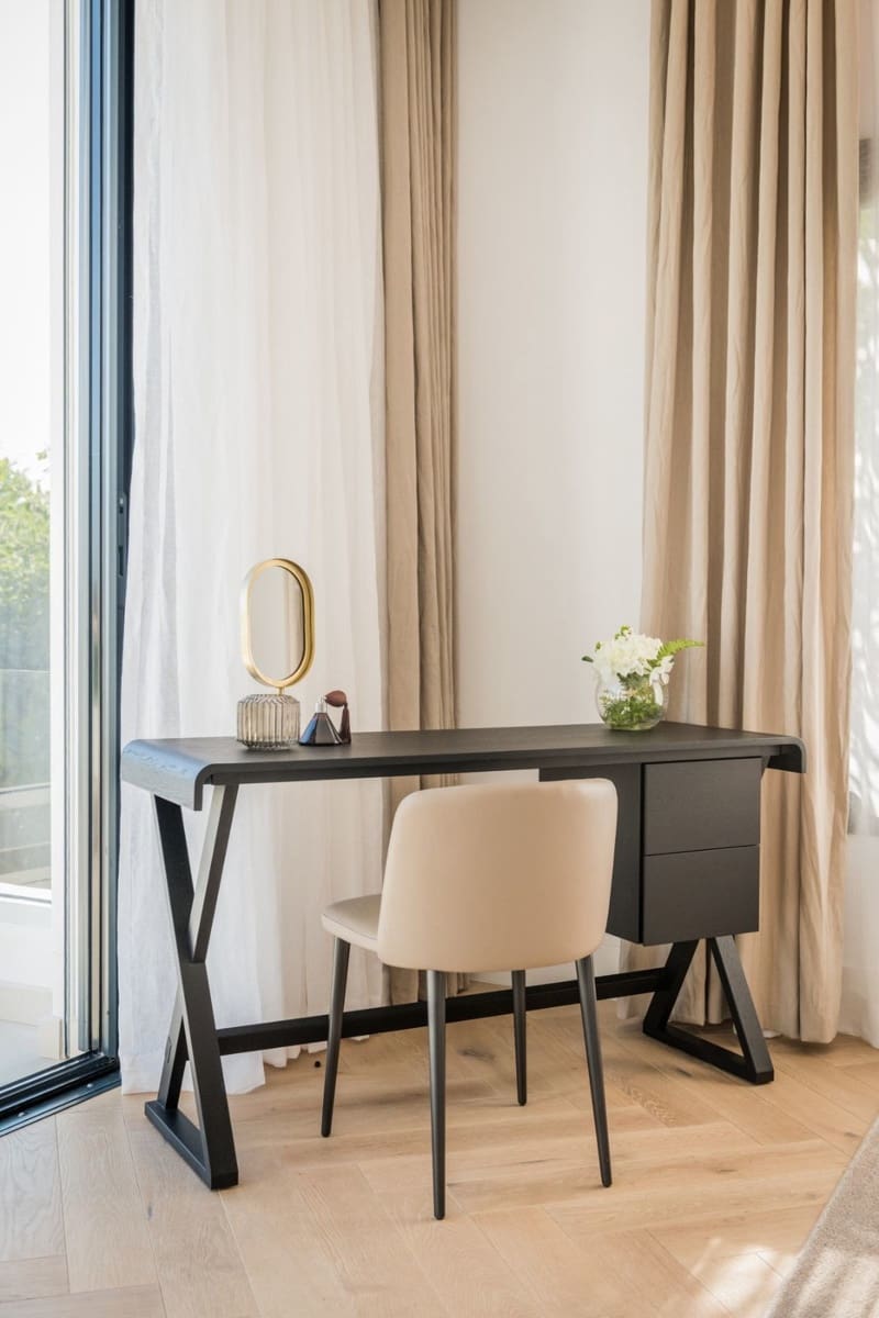 4 slaapkamer Villa te koop in El Paraiso met zwembad garage - € 3.650.000 (Ref: 10001874)
