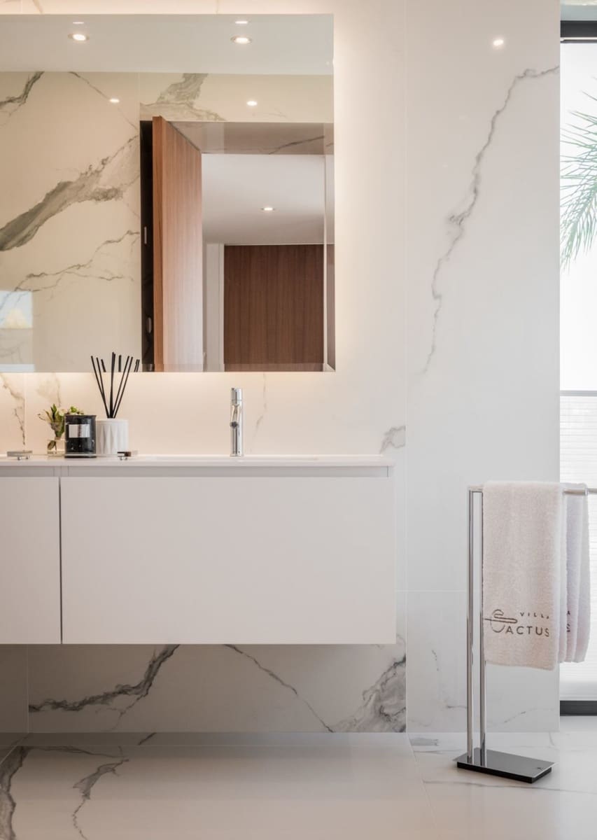 4 slaapkamer Villa te koop in El Paraiso met zwembad garage - € 3.650.000 (Ref: 10001874)