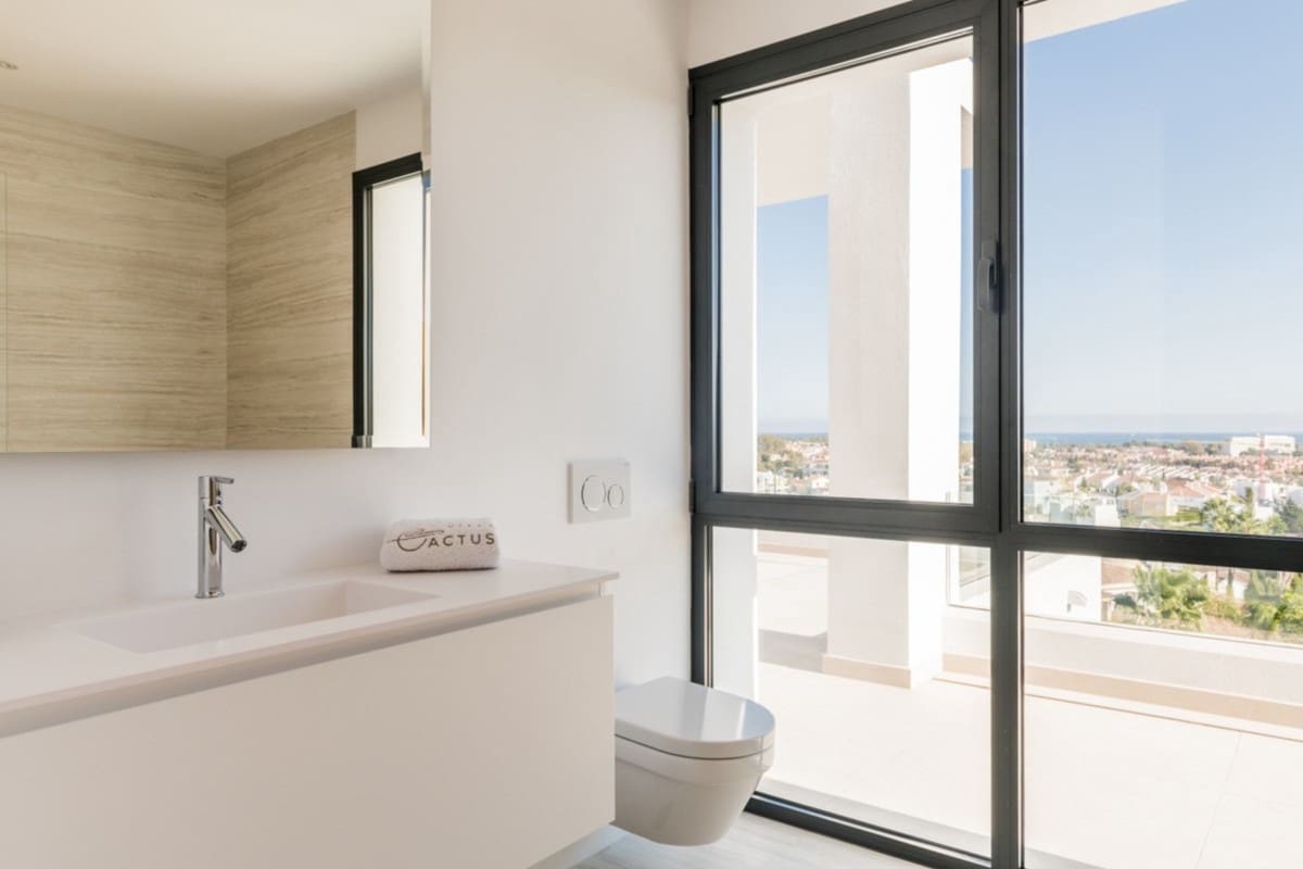 4 slaapkamer Villa te koop in El Paraiso met zwembad garage - € 3.650.000 (Ref: 10001874)