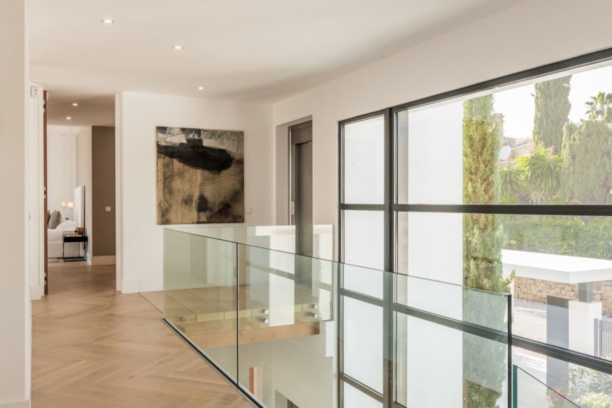 4 slaapkamer Villa te koop in El Paraiso met zwembad garage - € 3.650.000 (Ref: 10001874)
