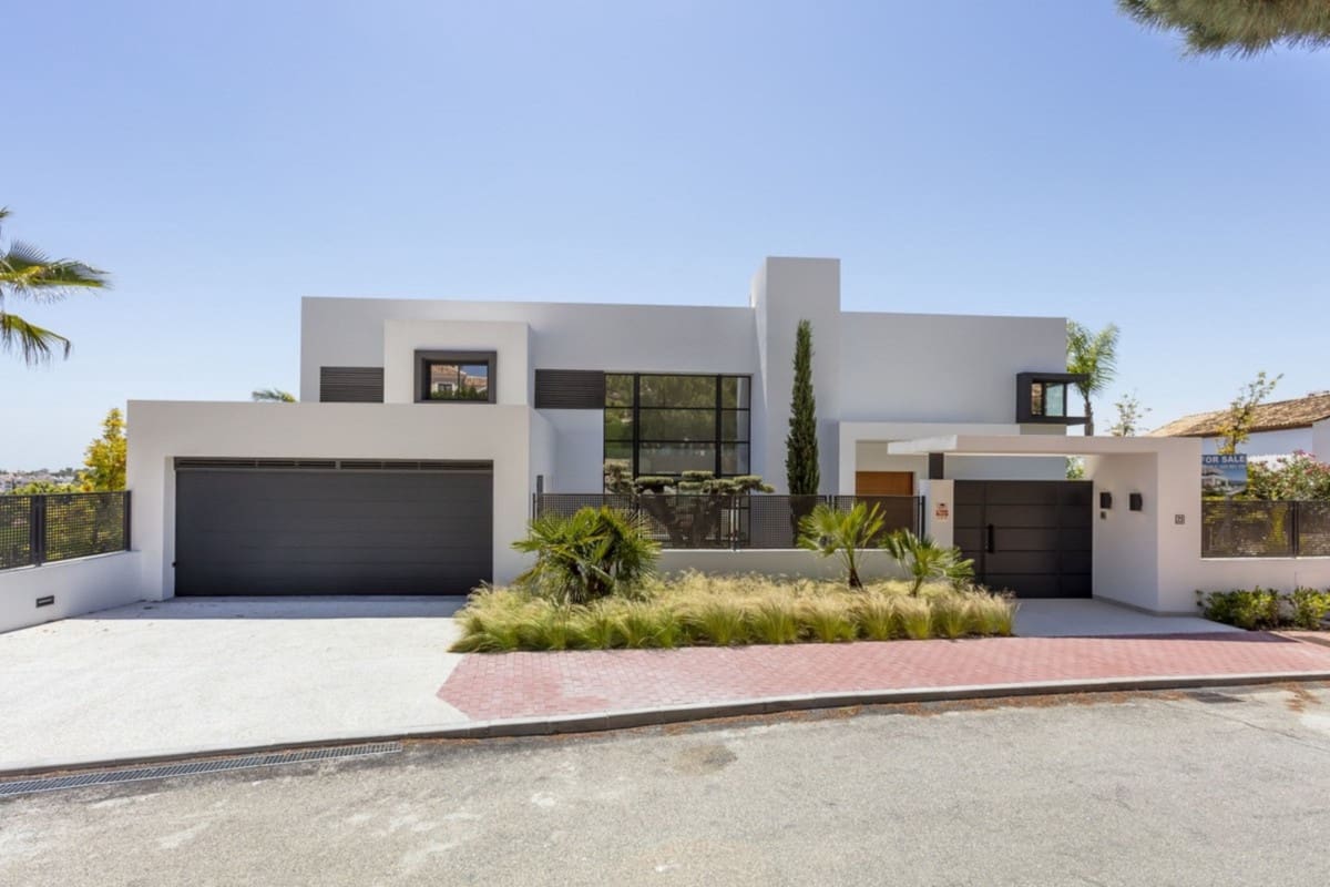 4 slaapkamer Villa te koop in El Paraiso met zwembad garage - € 3.650.000 (Ref: 10001874)