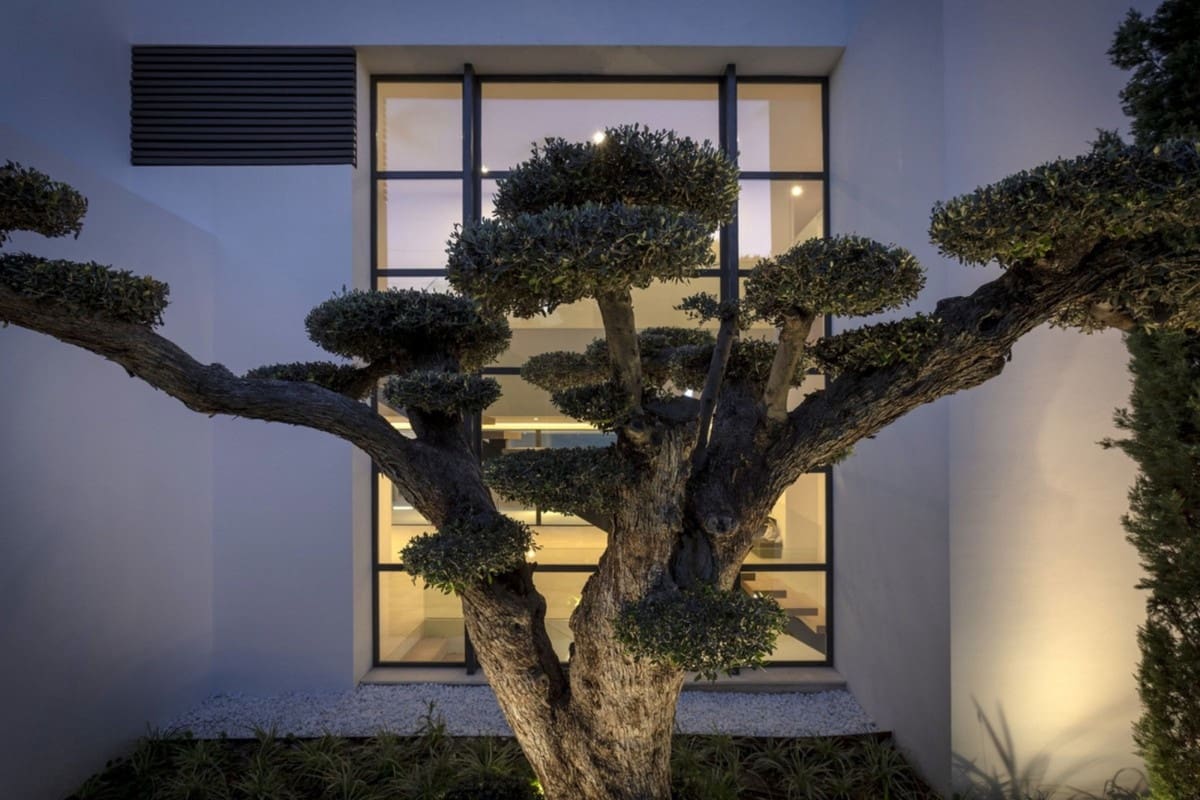 4 slaapkamer Villa te koop in El Paraiso met zwembad garage - € 3.650.000 (Ref: 10001874)