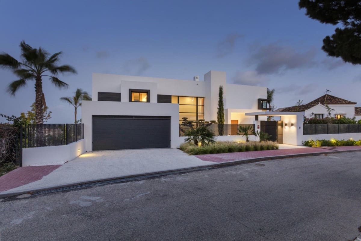 4 slaapkamer Villa te koop in El Paraiso met zwembad garage - € 3.650.000 (Ref: 10001874)