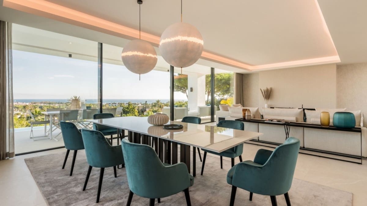 4 slaapkamer Villa te koop in El Paraiso met zwembad garage - € 3.650.000 (Ref: 10001874)