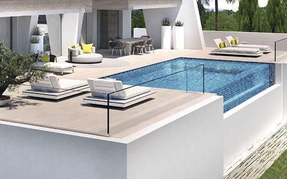 4 soveværelse Villa til salg i Estepona med swimmingpool garage - € 2.250.000 (Ref: 10001875)