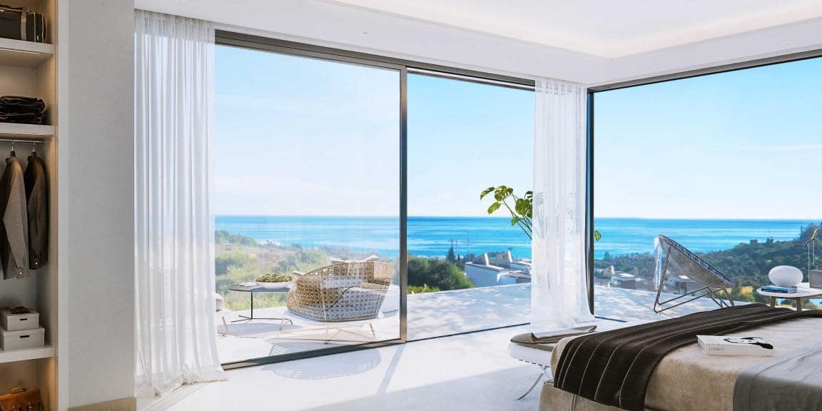 4 bedroom Villa for sale in Estepona with pool garage - € 1,395,000 (Ref: 10001876)
