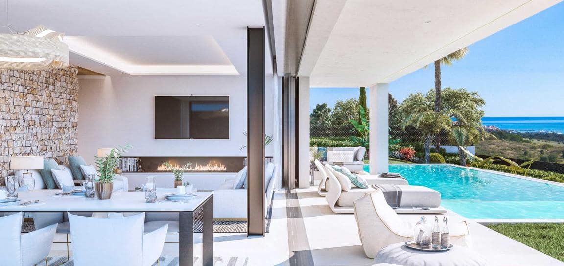 4 bedroom Villa for sale in Estepona with pool garage - € 1,395,000 (Ref: 10001876)