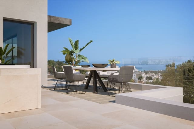 4 bedroom Villa for sale in Estepona with pool garage - € 1,395,000 (Ref: 10001876)