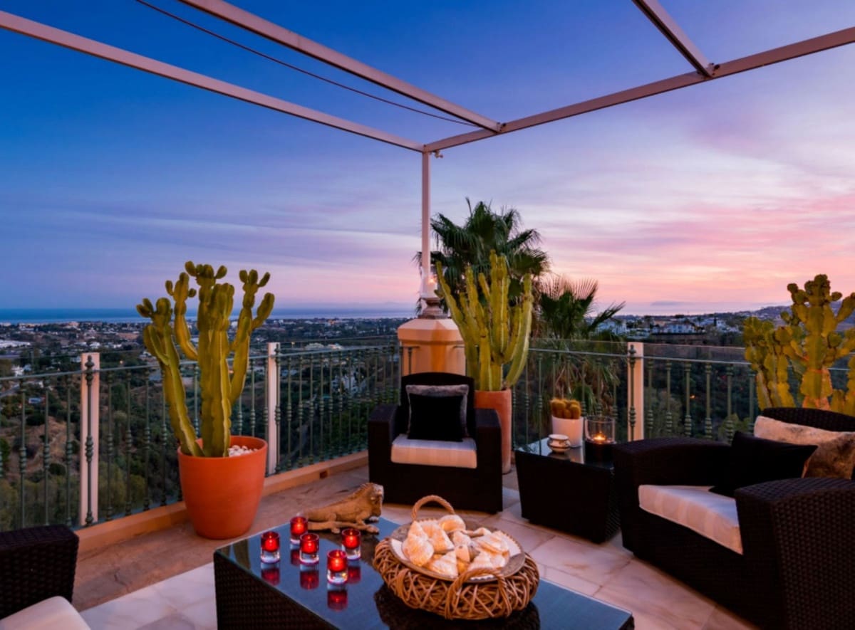 Ático de 5 habitaciones en Benahavís en venta con piscina garaje - 1.250.000 € (Ref: 10001879)