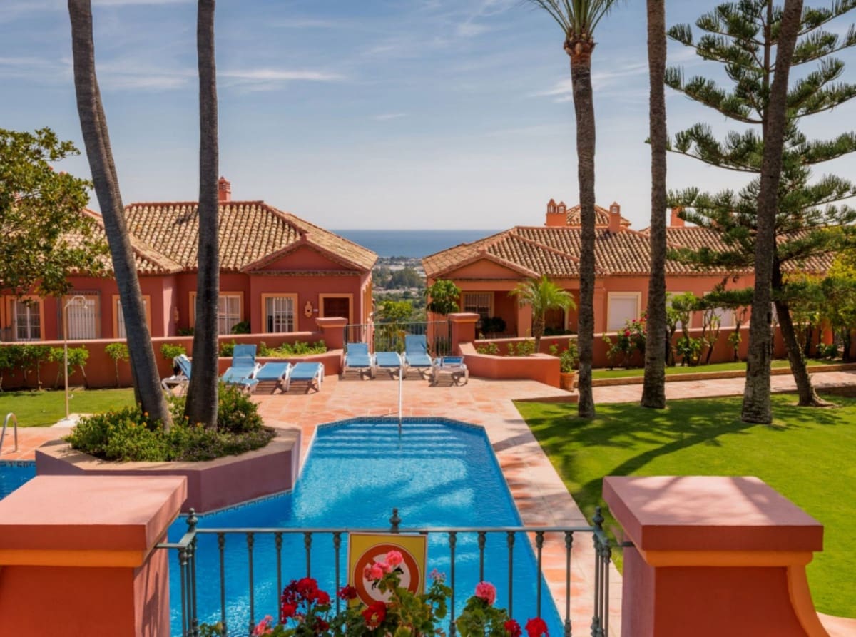 Ático de 5 habitaciones en Benahavís en venta con piscina garaje - 1.250.000 € (Ref: 10001879)