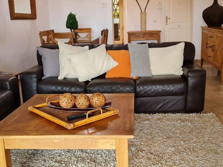 2 chambre Appartement à vendre à Nueva Andalucia avec piscine garage - 385 000 € (Ref: 10001882)