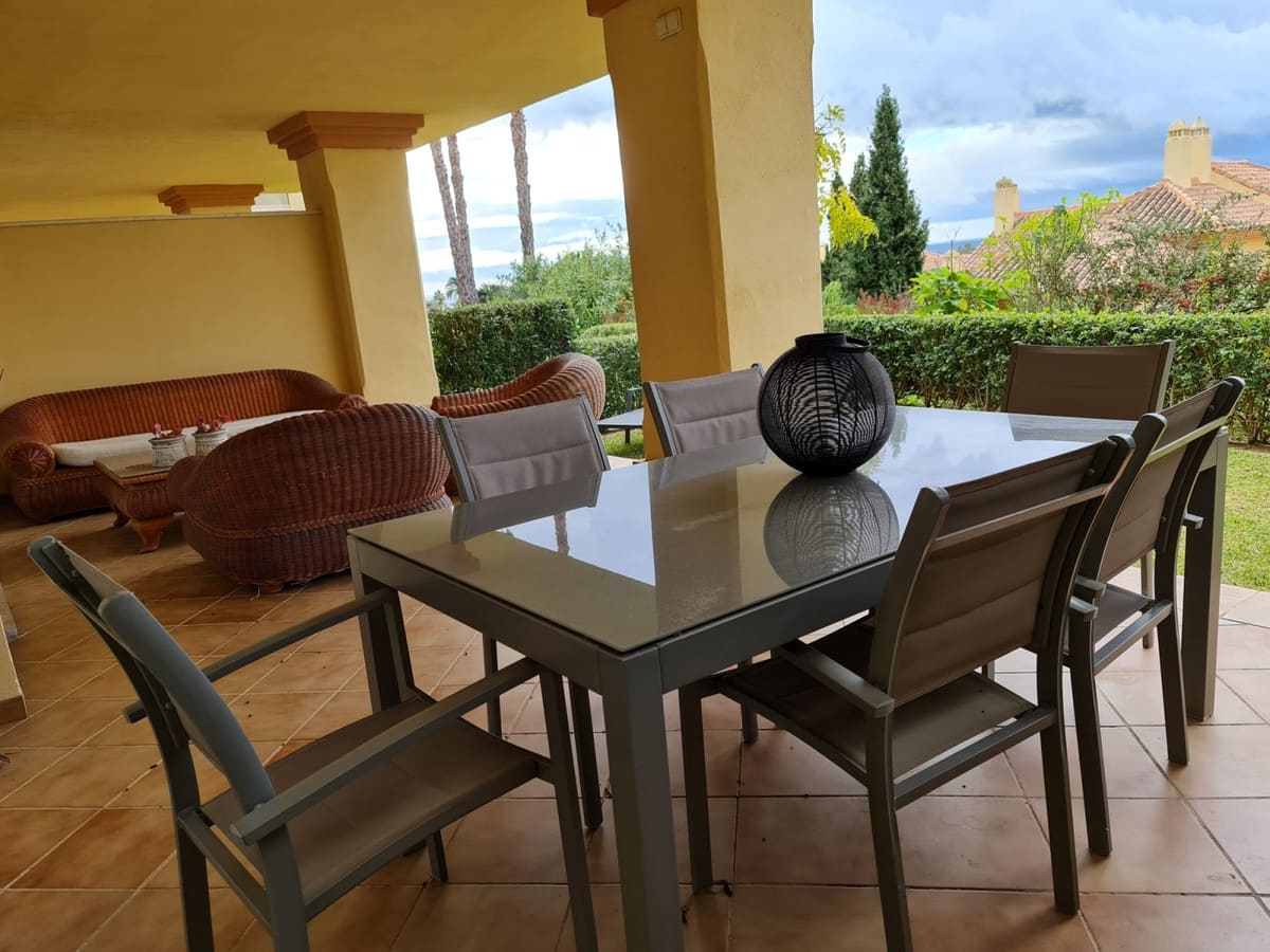 2 chambre Appartement à vendre à Nueva Andalucia avec piscine garage - 385 000 € (Ref: 10001882)