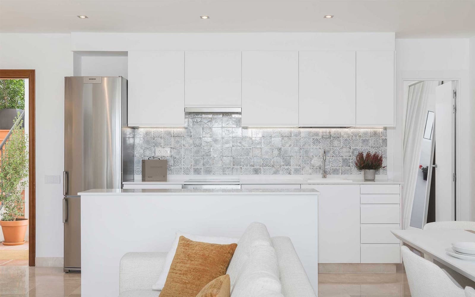 3 slaapkamer Appartement te koop in Marbella met zwembad garage - € 320.000 (Ref: 10001886)