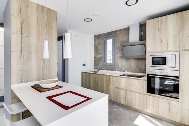 3 bedroom Villa for sale in Marbella with pool garage - € 850,000 (Ref: 10001890)