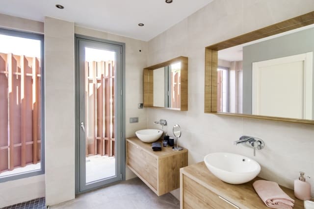 3 bedroom Villa for sale in Marbella with pool garage - € 850,000 (Ref: 10001890)