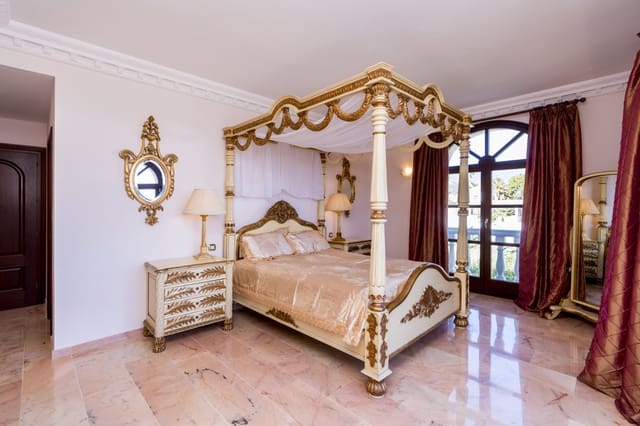 9 soverom Villa til salgs i Estepona med svømmebasseng garasje - € 2 900 000 (Ref: 10001891)